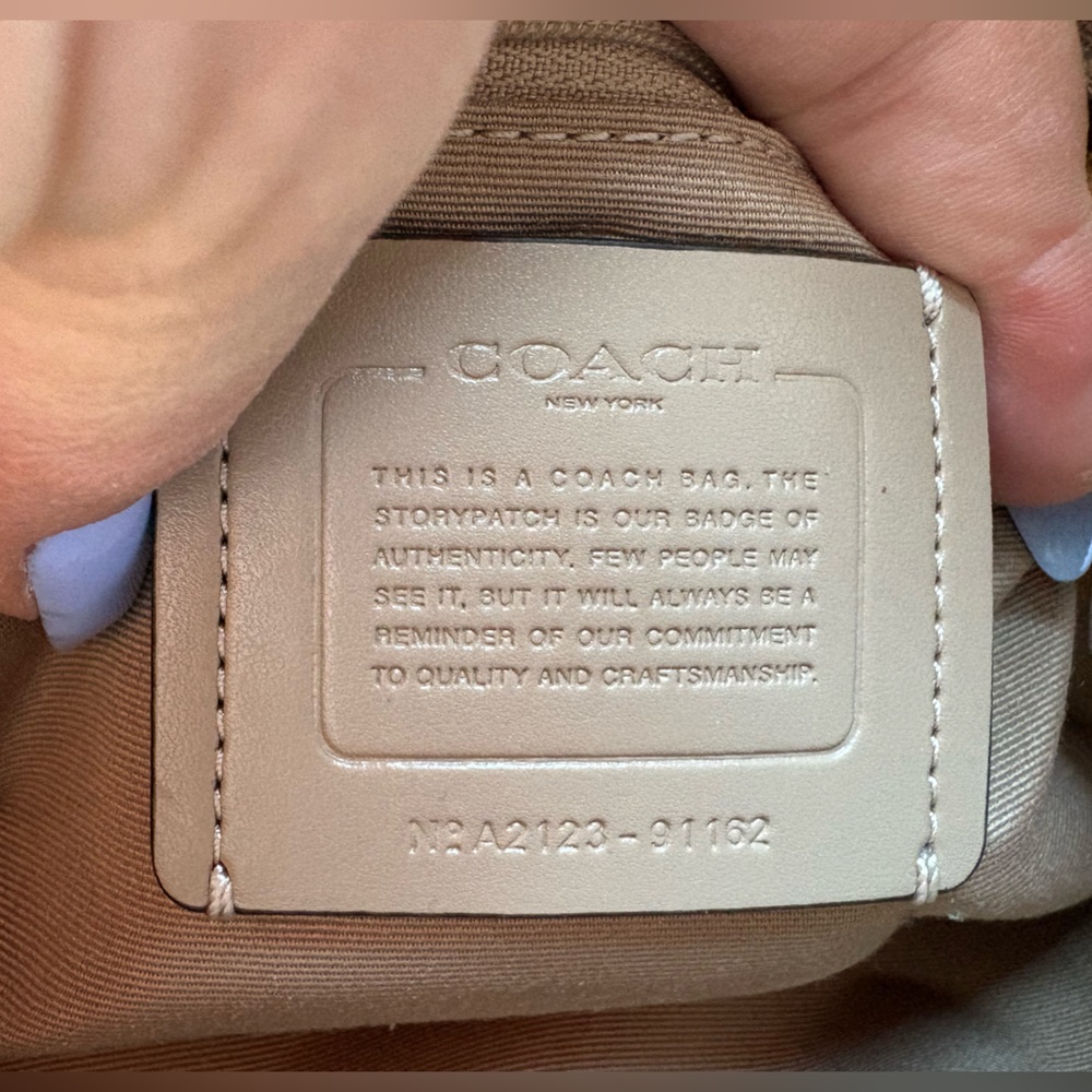 COACH LILLIE CARRYALL IN COLORBLOCK - Picture 4 of 13